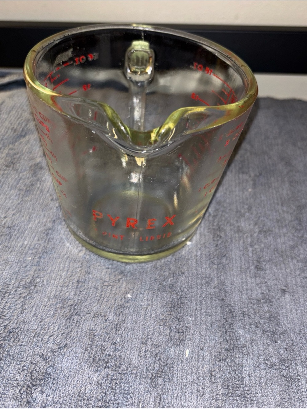 Pyrex Clear Glass Liquid Measuring Cup with Red Markings